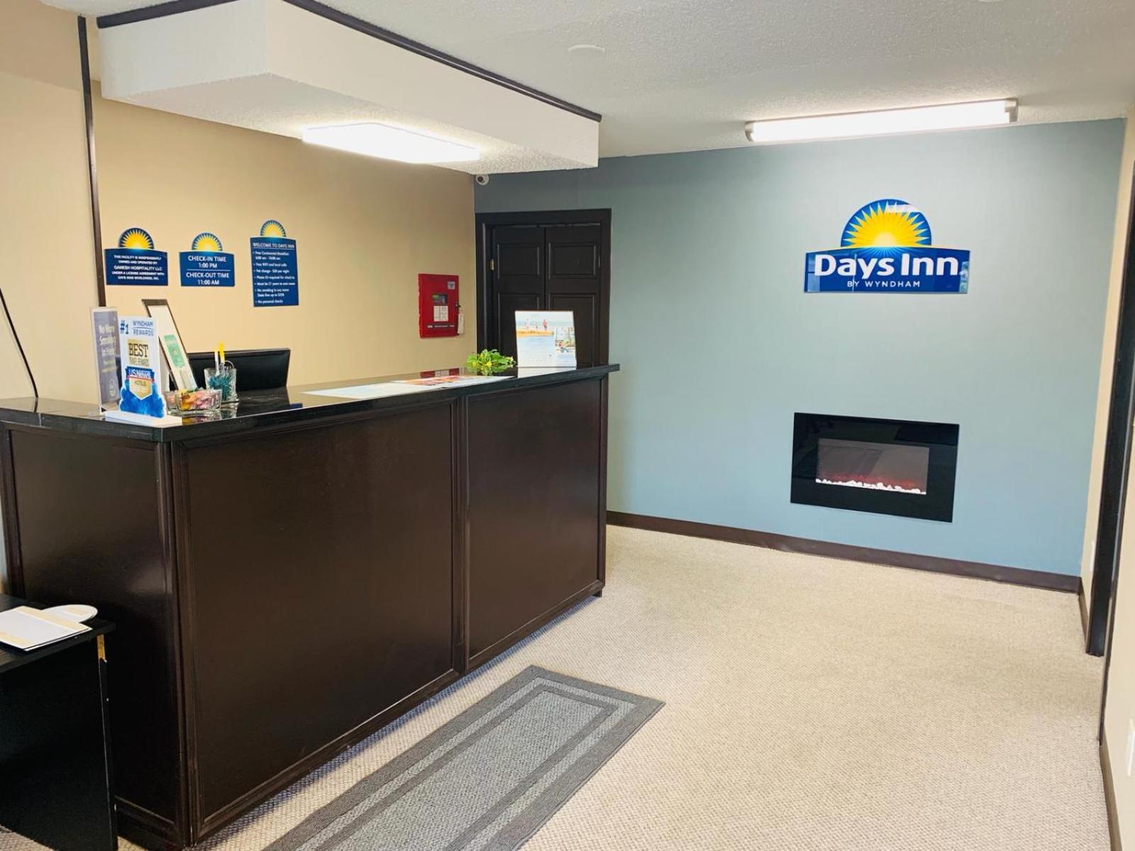 Days Inn By Wyndham Plymouth Dış mekan fotoğraf